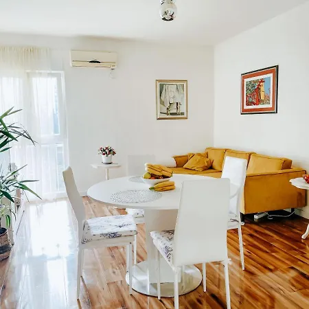 Sonja Apartment *